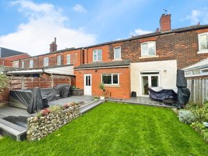 External rear- click for photo gallery